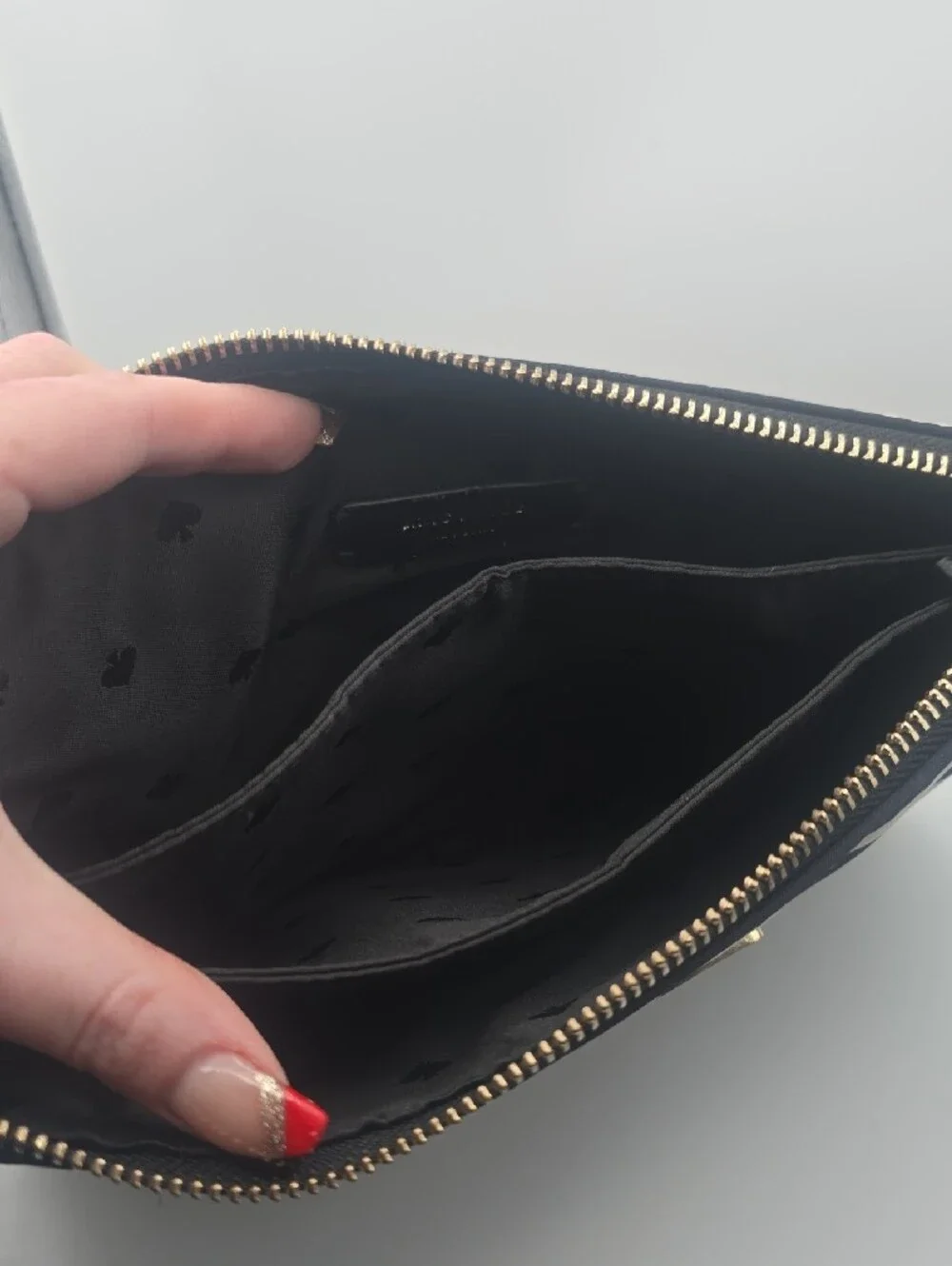 Kate Spade Black & White Striped Cosmetic Med Pouch W/ Silver Hardware (EUC)🖤🤍